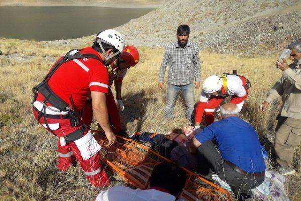 نجات راننده سقوط نموده به دره 150 متری دریاچه تار دماوند