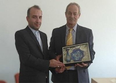 استقبال رئیس نمایشگاه کتاب تونس از میهمانی ویژه ایران