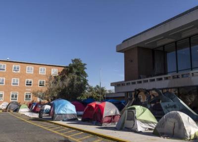 دانشجویانی که در اعتراض به شرایط بد خوابگاه، چادر زدند!