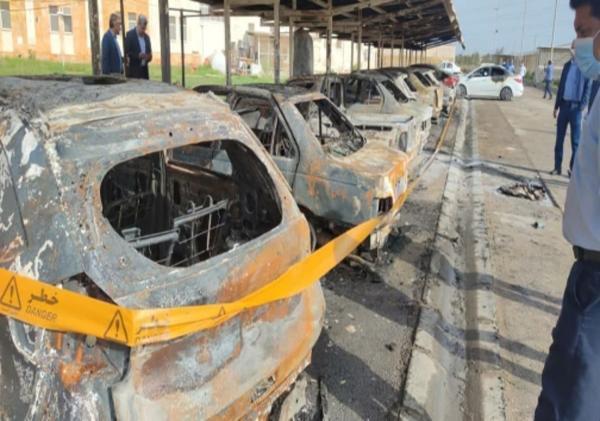 10 خودرو در پتروشیمی ره آوران فنون به آتش کشیده شد